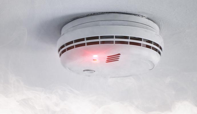 Fire and smoke detector