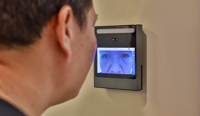 Retina scanner